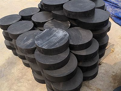屯昌县板式橡胶支座由若干层橡胶片与薄钢板经加压硫化